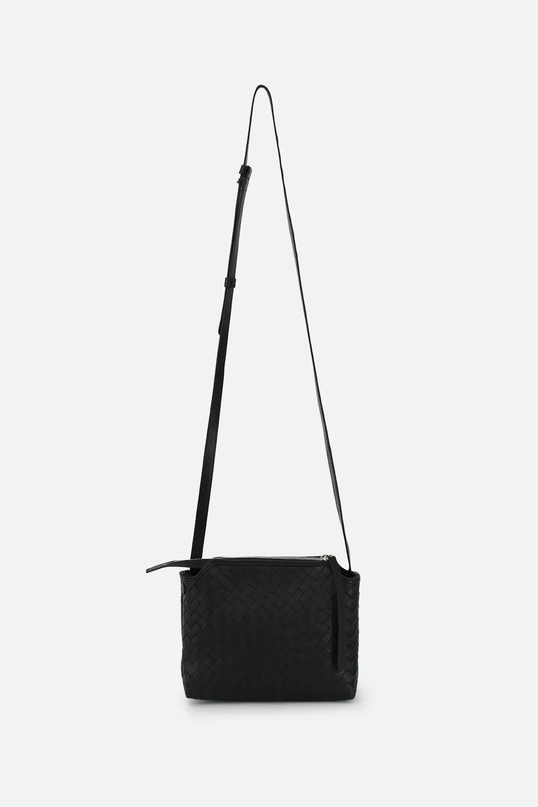 BRIDGET ITALIAN WOVEN CROSSBODY BAG IN BLACK