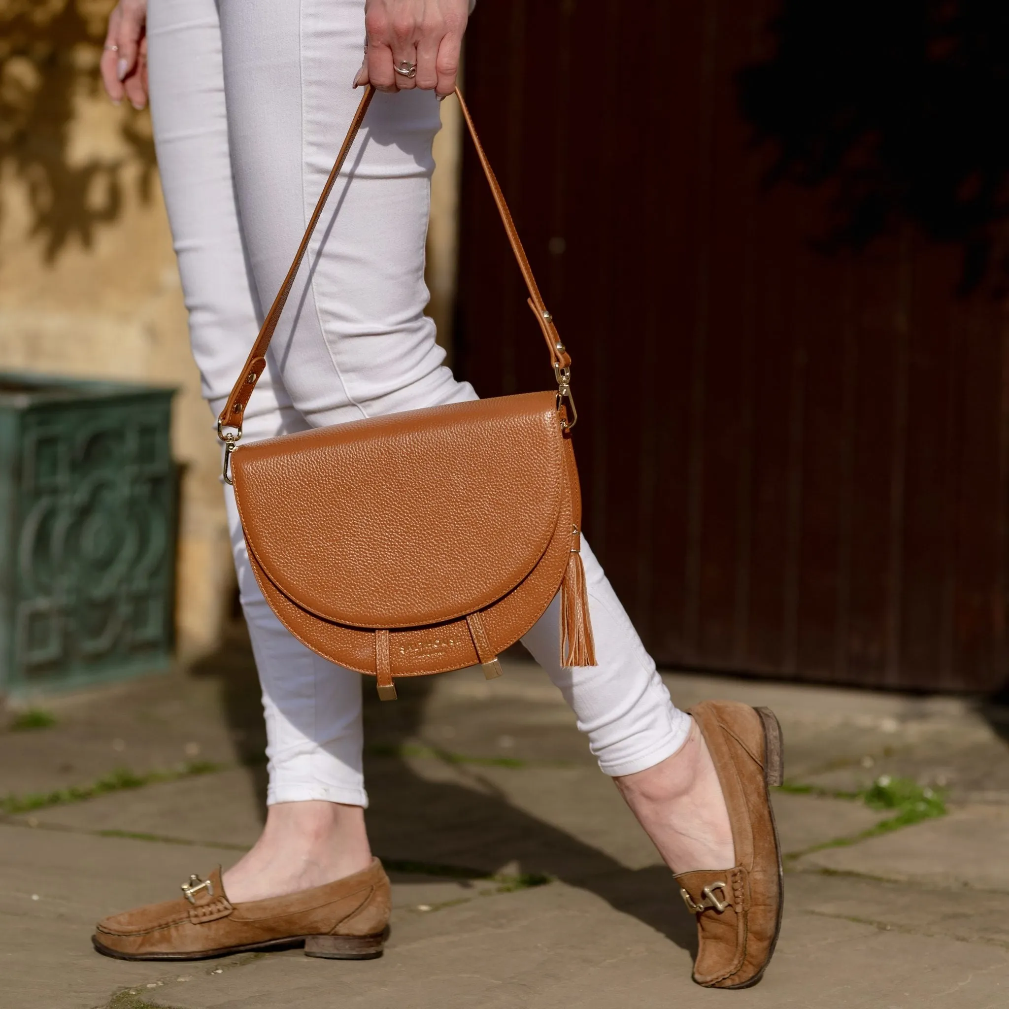 Floriana Grande Saddle Bag - Tan