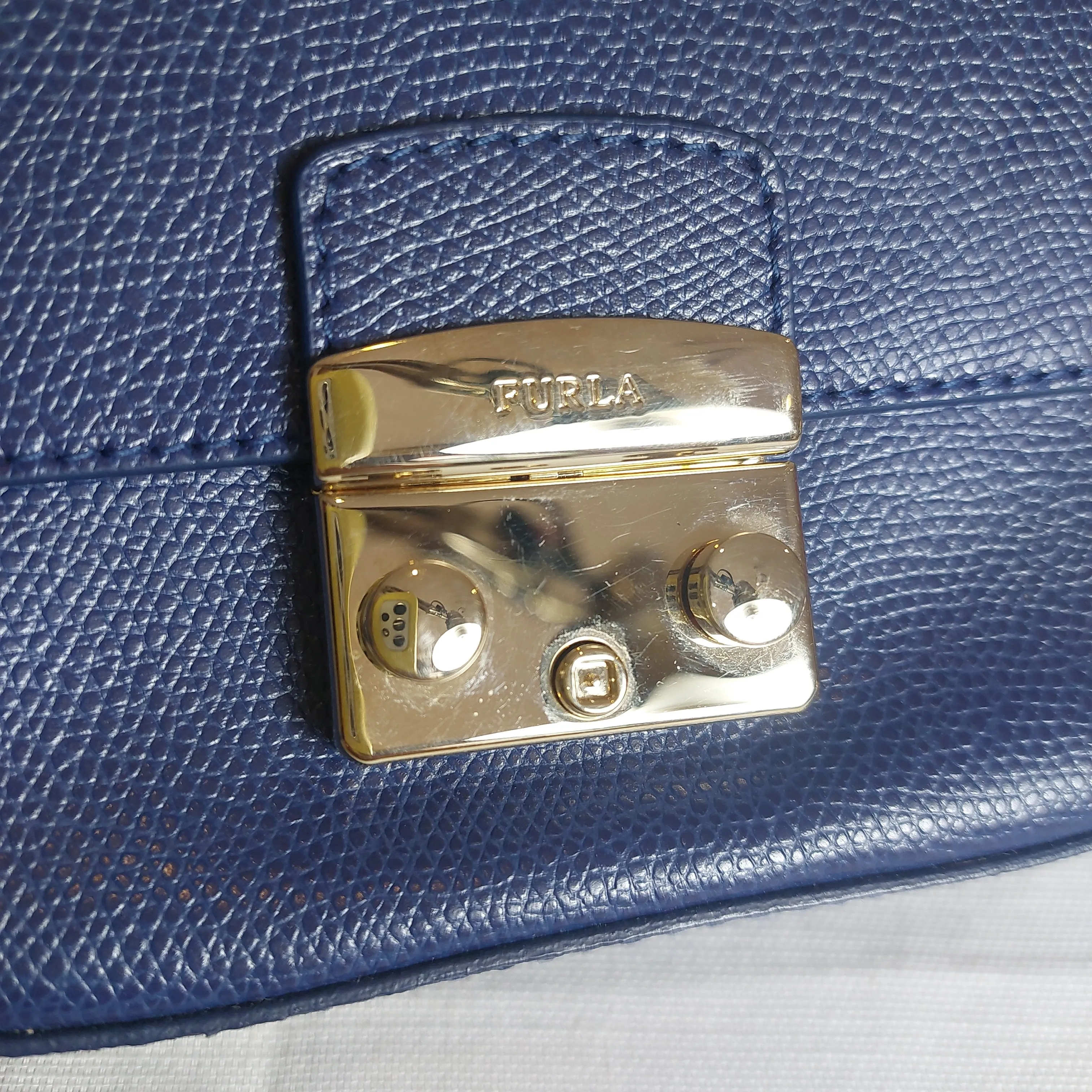 Furla Metropolis Navy Leather Mini Crossbody Bag | Gently Used |