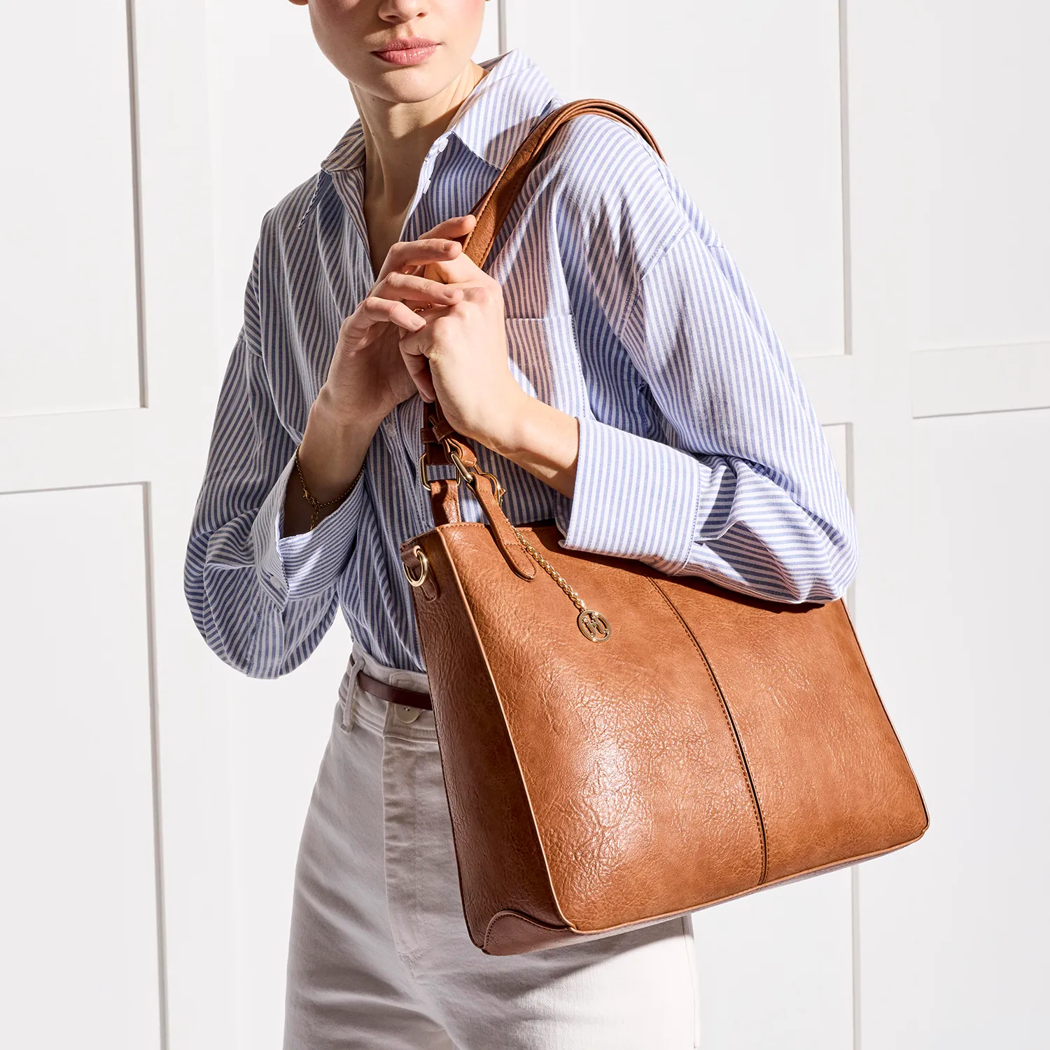 MENA Vegan Tote Bag in White   Camel