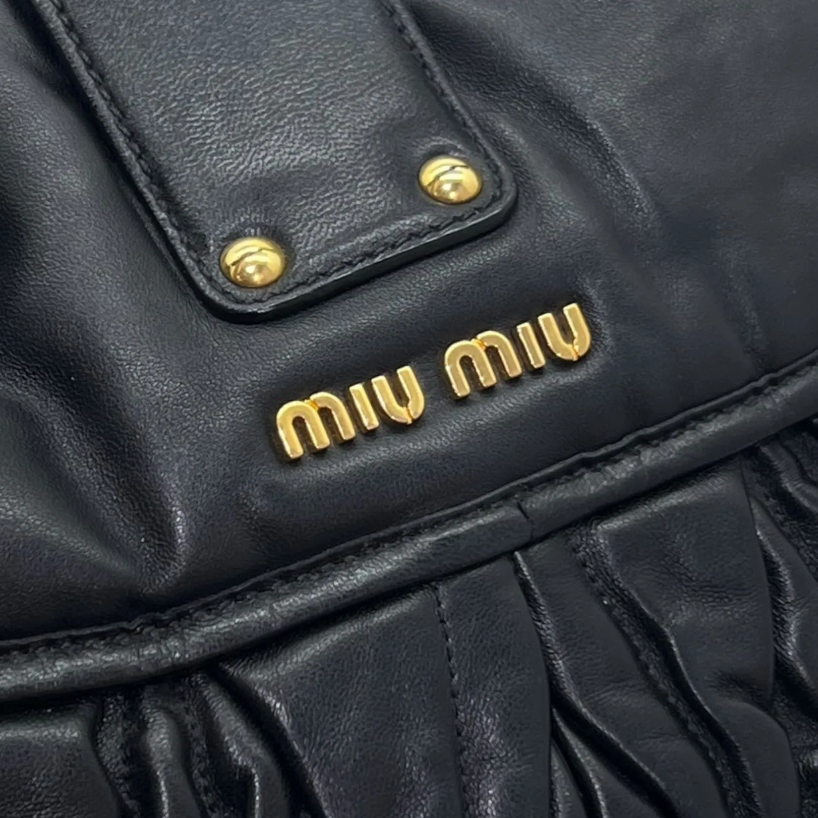 MIU MIU BORSA A SPALLA IN NAPPA E PELLE GOFFRATA